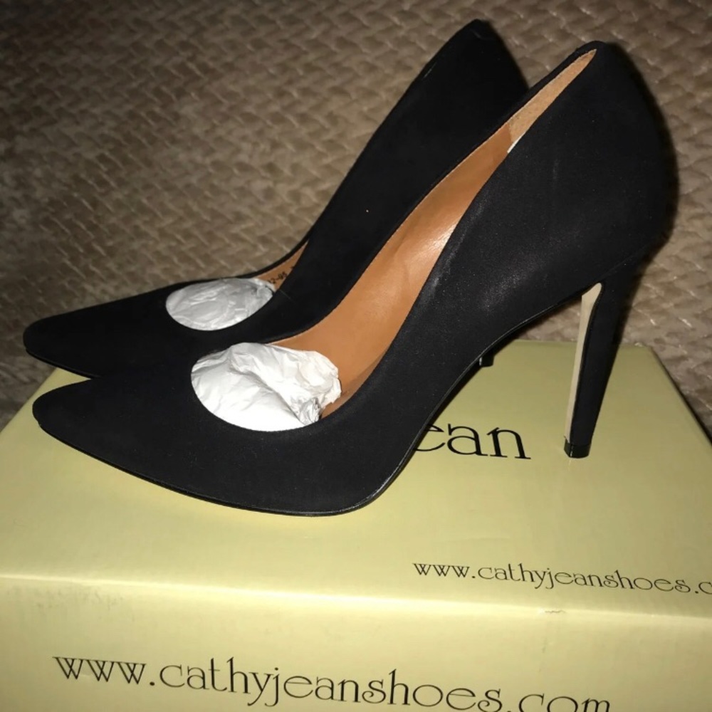 Suede pumps